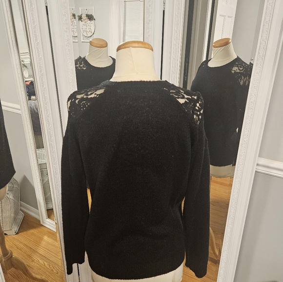 JustFab Lace Shoulder Sweater Black Size M - Picture 5 of 5